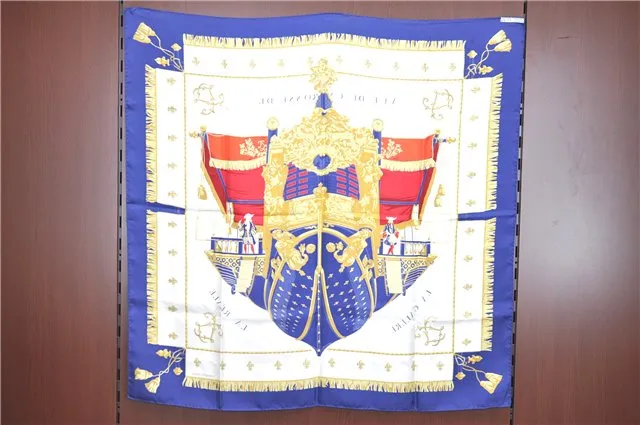 Auth HERMES Carre 90 Scarf "VUE DU CARROSSE DE LA GALERE LA" Silk Navy H9415