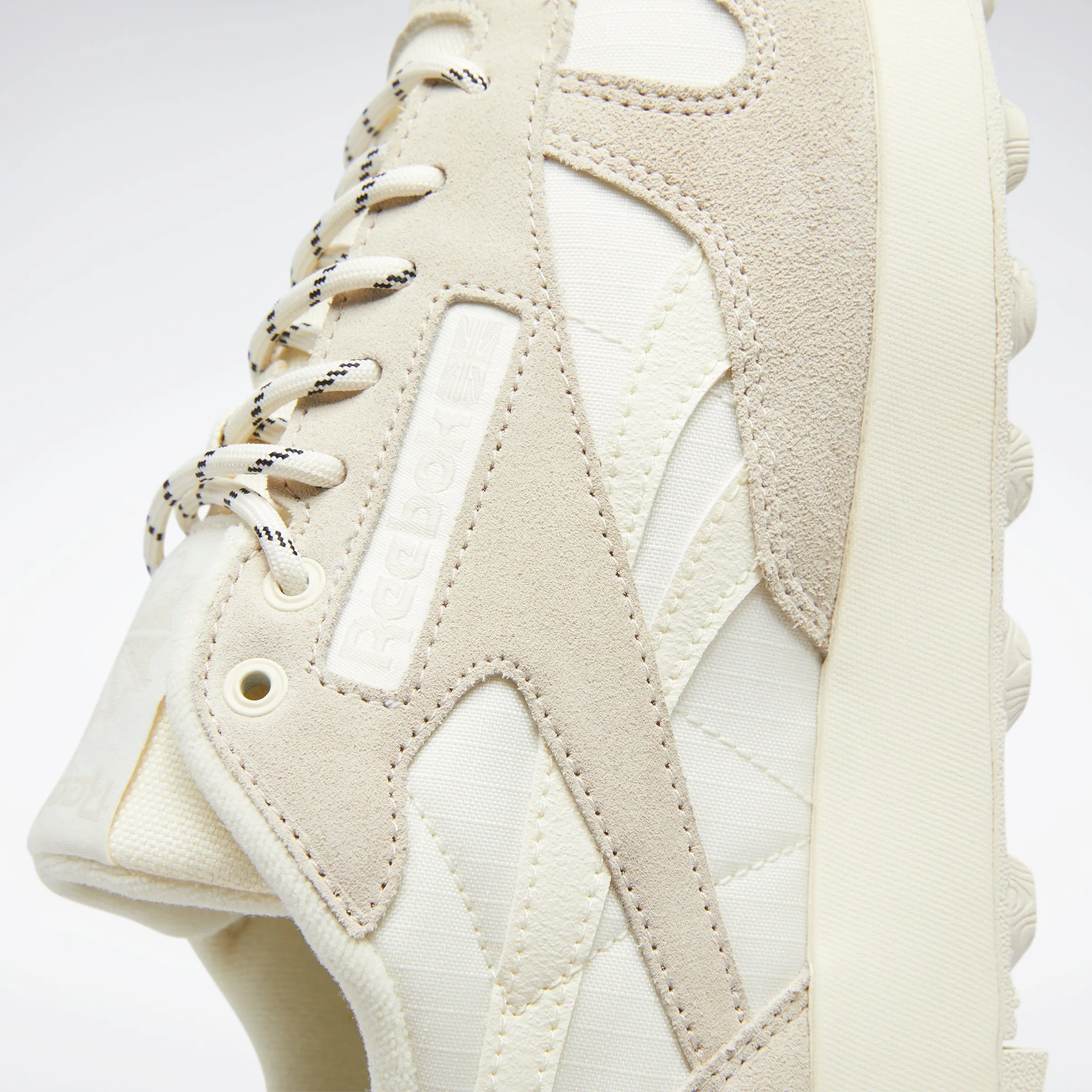 Classic Leather Shoes White/White/Stucco