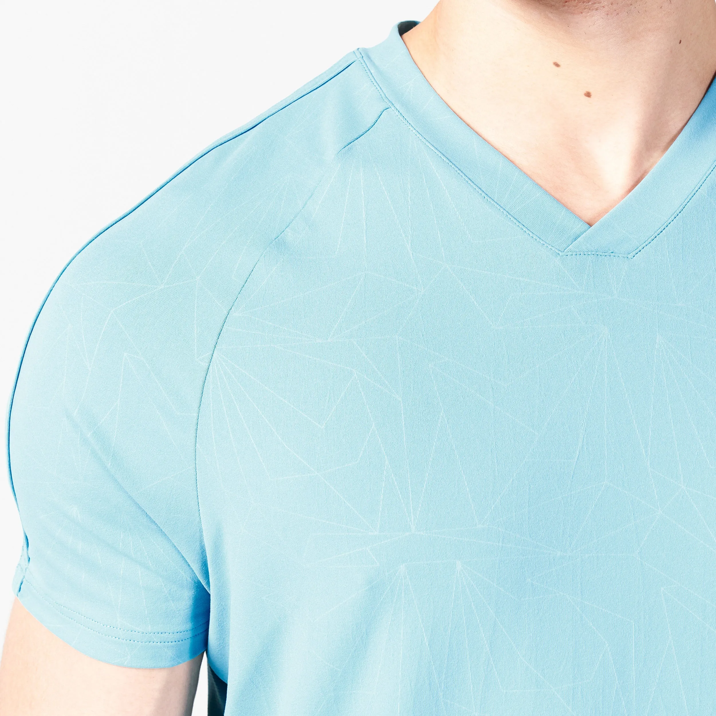 Core V-neck AeroTech Tee - Delph Blue