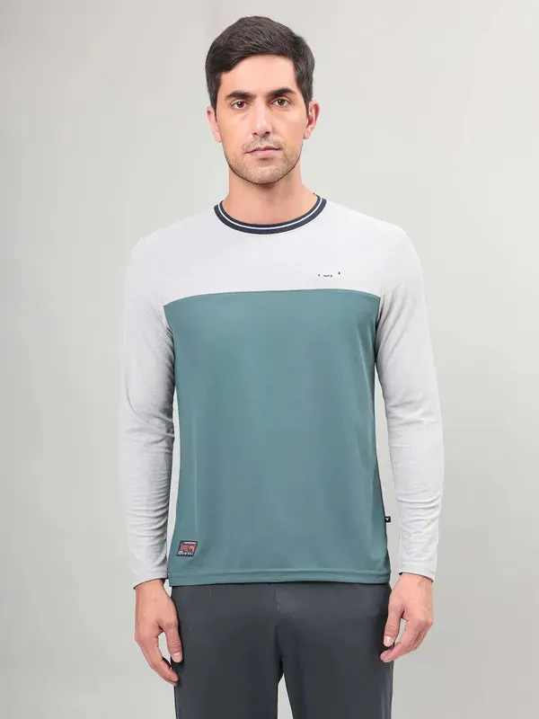 Men Colorblock Slim Fit Crew Neck T-shirt with MATPIQ