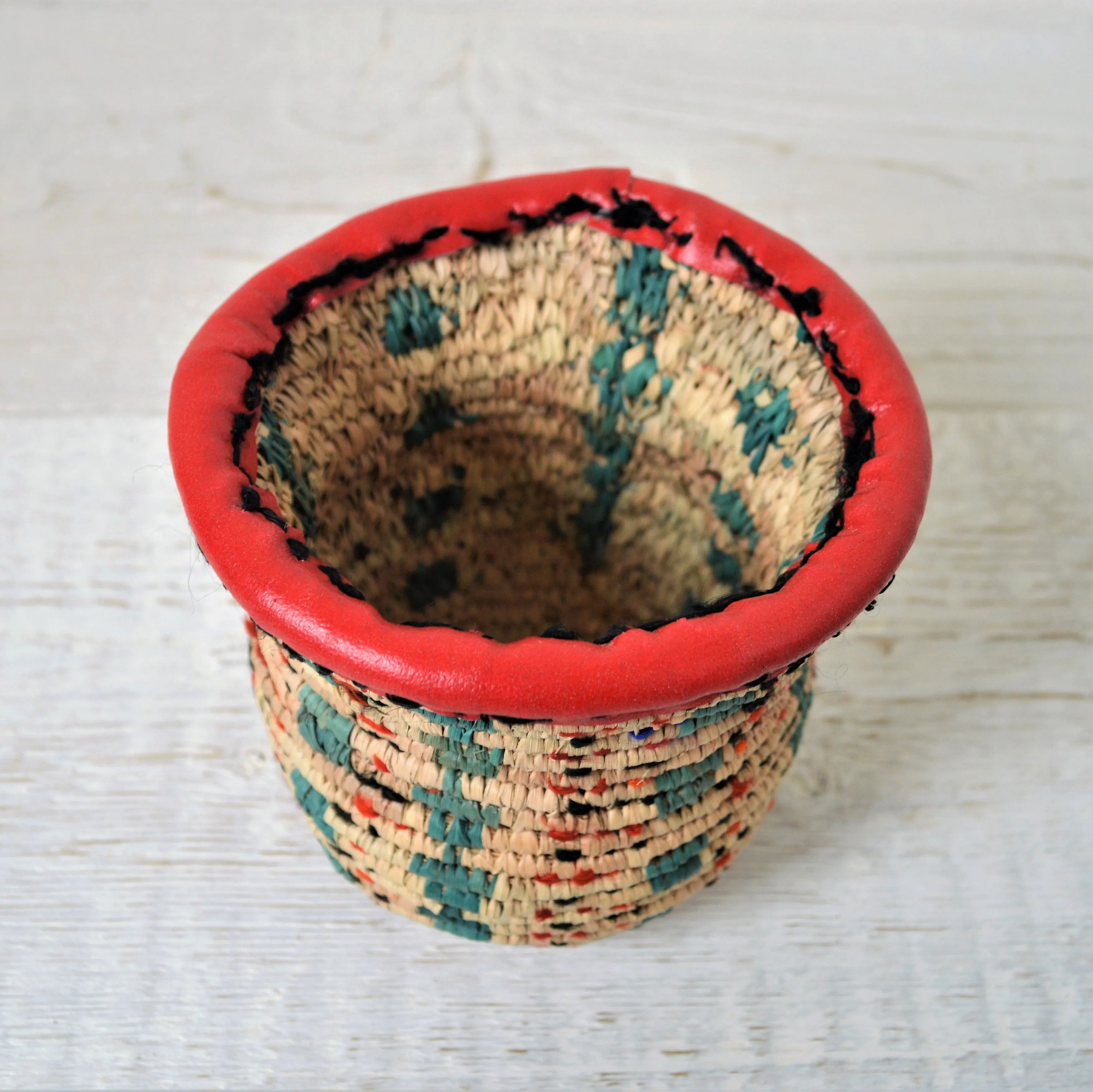 Small woven pot (handmade palm leaves basket)